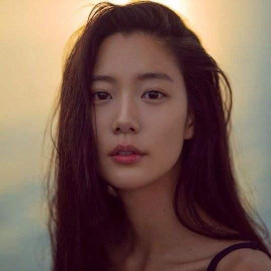 双碟秀直播 子弹与唇印